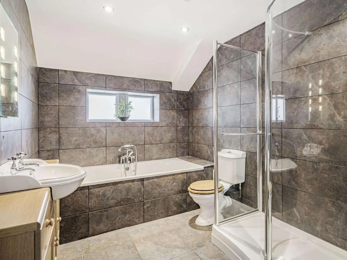 4 Bed Property In Starbotton 89095